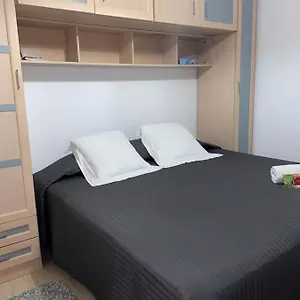 Amplia Habitación En Habitación en casa particular Los Llanos De Aridane